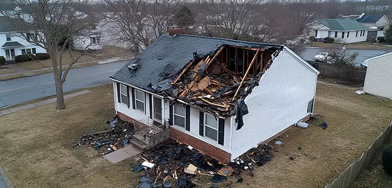 Why Choose Us for Selling Damaged House in Illinois, IL?